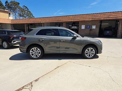 Used 2025 Audi Q3 2.0T Premium w/ Convenience Package AWD/4WD image 4