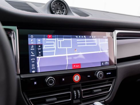 New 2026 Porsche Macan image 25