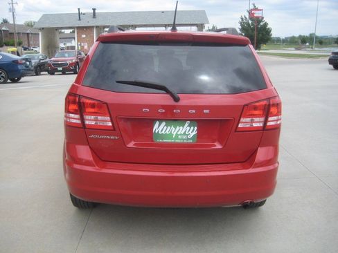 Used 2020 Dodge Journey SE w/ SE Popular Equipment Group FWD image 6