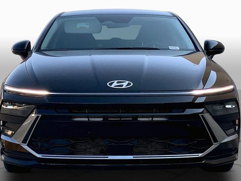 Used 2025 Hyundai Sonata SE FWD image 4