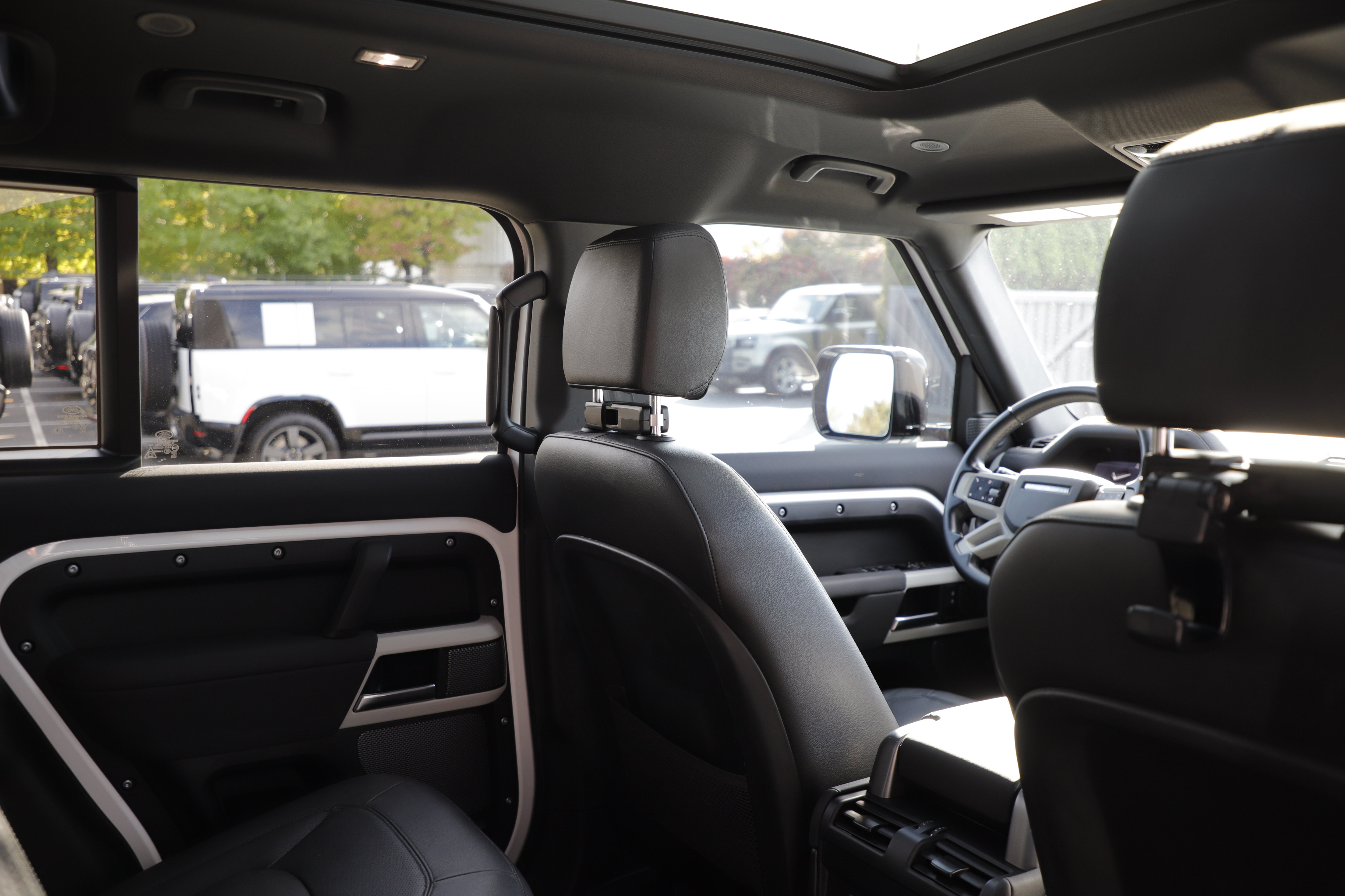 Certified 2023 Land Rover Defender 110 S AWD/4WD image 14