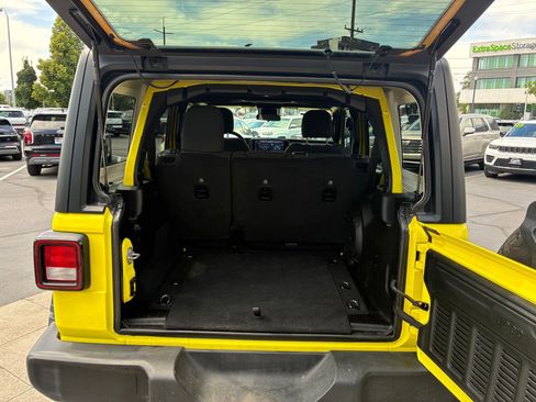 Used 2024 Jeep Wrangler Unlimited Sport AWD/4WD image 29