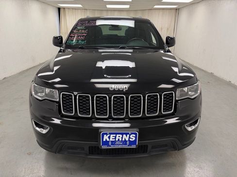 Used 2018 Jeep Grand Cherokee Laredo AWD/4WD image 8