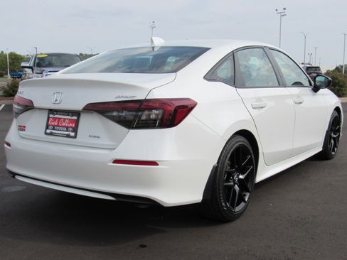 Used 2025 Honda Civic Sport image 6