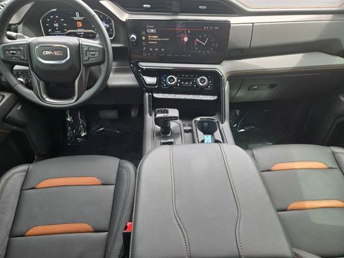 Used 2025 GMC Sierra 1500 AT4 w/ AT4 Premium Package AWD/4WD image 11