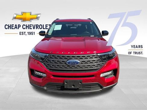 Used 2023 Ford Explorer XLT w/ Equipment Group 202A AWD/4WD image 8