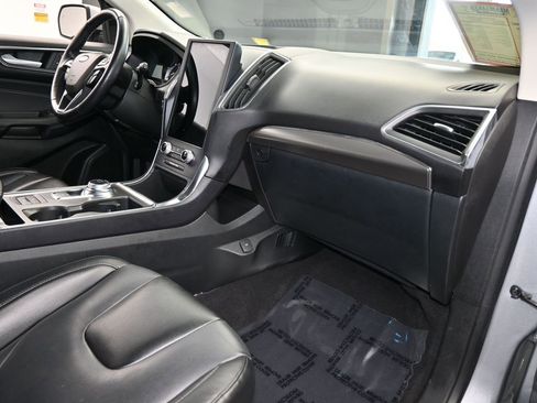 Used 2022 Ford Edge Titanium image 48