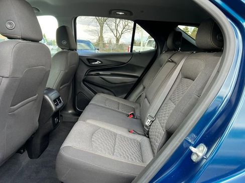 Used 2020 Chevrolet Equinox LT w/ Driver Convenience Package image 5