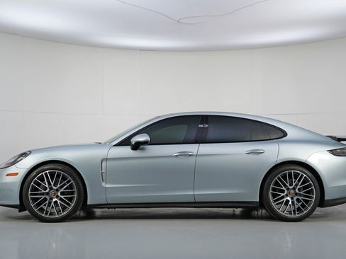 Used 2023 Porsche Panamera Platinum Edition RWD image 10