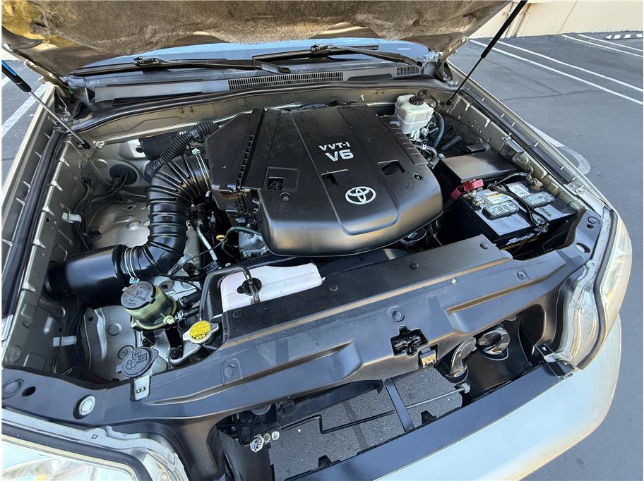 Used 2005 Toyota 4Runner SR5 RWD image 17
