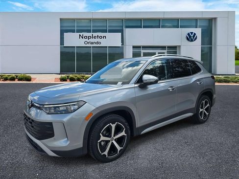 New 2025 Volkswagen Tiguan SE image 1