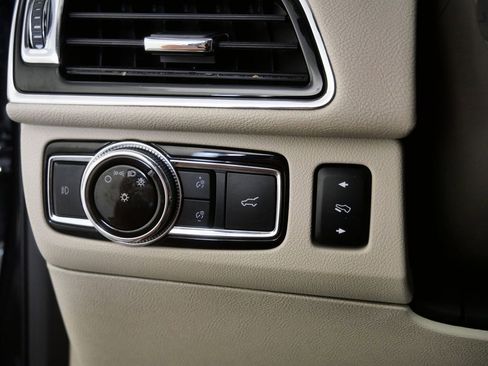 Certified 2021 Lincoln Navigator Reserve w/ Luxury Package AWD/4WD image 25