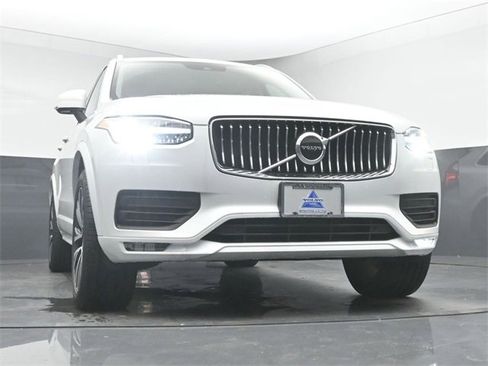 Used 2022 Volvo XC90 T6 Momentum w/ Climate Package image 38