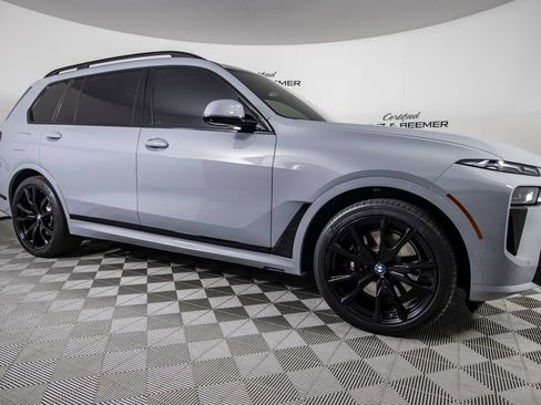Used 2024 BMW X7 xDrive40i w/ M Sport Package AWD/4WD image 2
