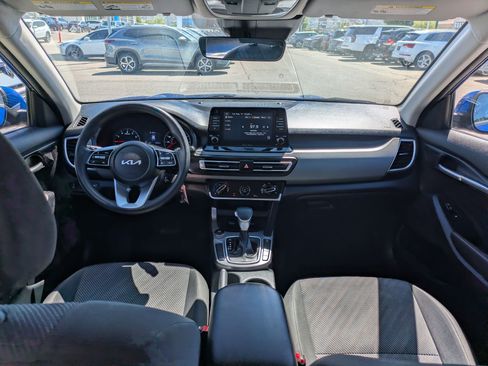 Used 2023 Kia Seltos LX AWD/4WD image 29