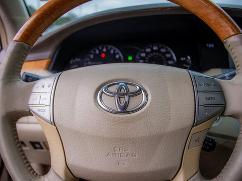 Used 2005 Toyota Avalon Limited image 12