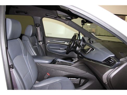 Used 2023 Buick Enclave Essence image 24
