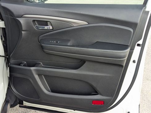 Used 2018 Honda Pilot EX image 24