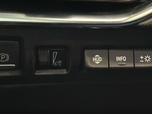 Used 2020 Cadillac XT4 Sport FWD image 38