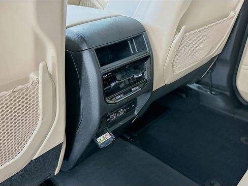 Used 2024 Jeep Grand Cherokee Limited image 28