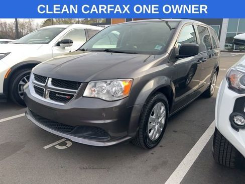 Used 2018 Dodge Grand Caravan SE w/ UConnect Hands-Free Group image 2