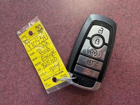 Used 2022 Ford Escape Titanium image 44