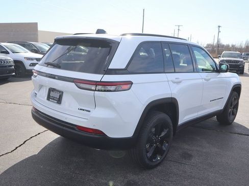 New 2025 Jeep Grand Cherokee Limited w/ Black Appearance Package image 23