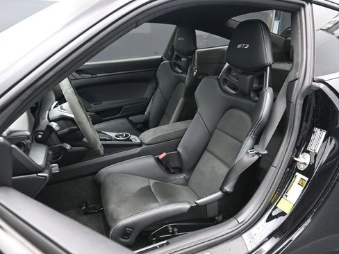 Certified 2022 Porsche 911 GT3 image 5