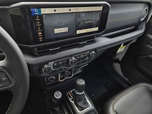 New 2026 Jeep Gladiator Sport AWD/4WD image 17