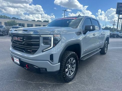 Used 2024 GMC Sierra 1500 AT4 w/ Technology Package AWD/4WD image 1
