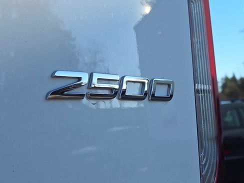 Used 2025 Mercedes-Benz Sprinter 2500 image 19