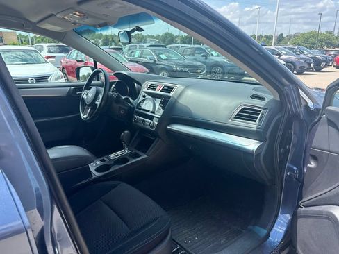 Used 2017 Subaru Outback 2.5i Premium AWD/4WD image 24