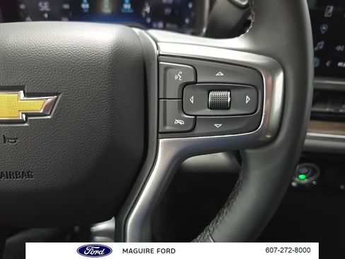 Used 2023 Chevrolet Silverado 1500 LT AWD/4WD image 23