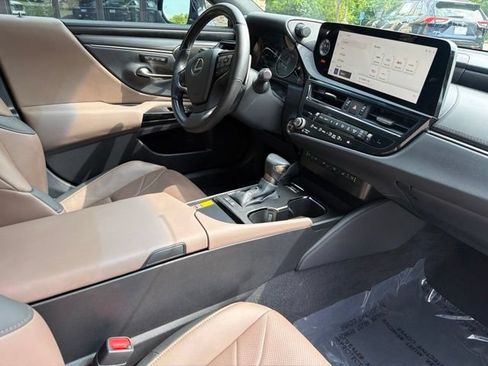 Used 2024 Lexus ES 300h Ultra Luxury w/ Accessory Package (Z2) FWD image 30