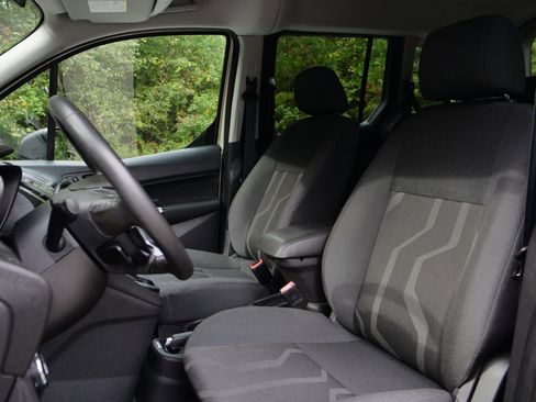 Used 2016 Ford Transit Connect XLT image 3