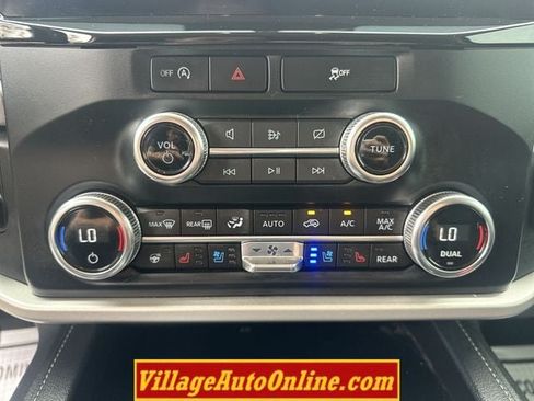 Used 2024 Ford Expedition XLT AWD/4WD image 19