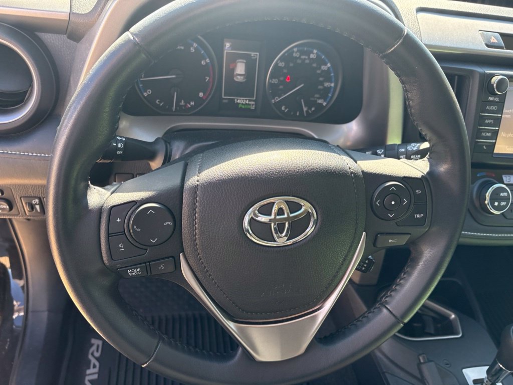 Used 2018 Toyota RAV4 XLE AWD/4WD image 15