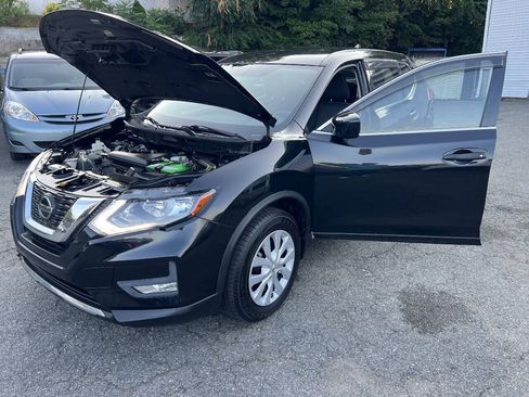 Used 2018 Nissan Rogue S AWD/4WD image 32