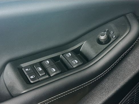 Certified 2025 Jeep Grand Cherokee Laredo X w/ Luxury Tech Group I AWD/4WD image 21
