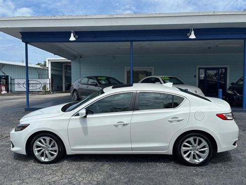 Used 2018 Acura ILX FWD image 2