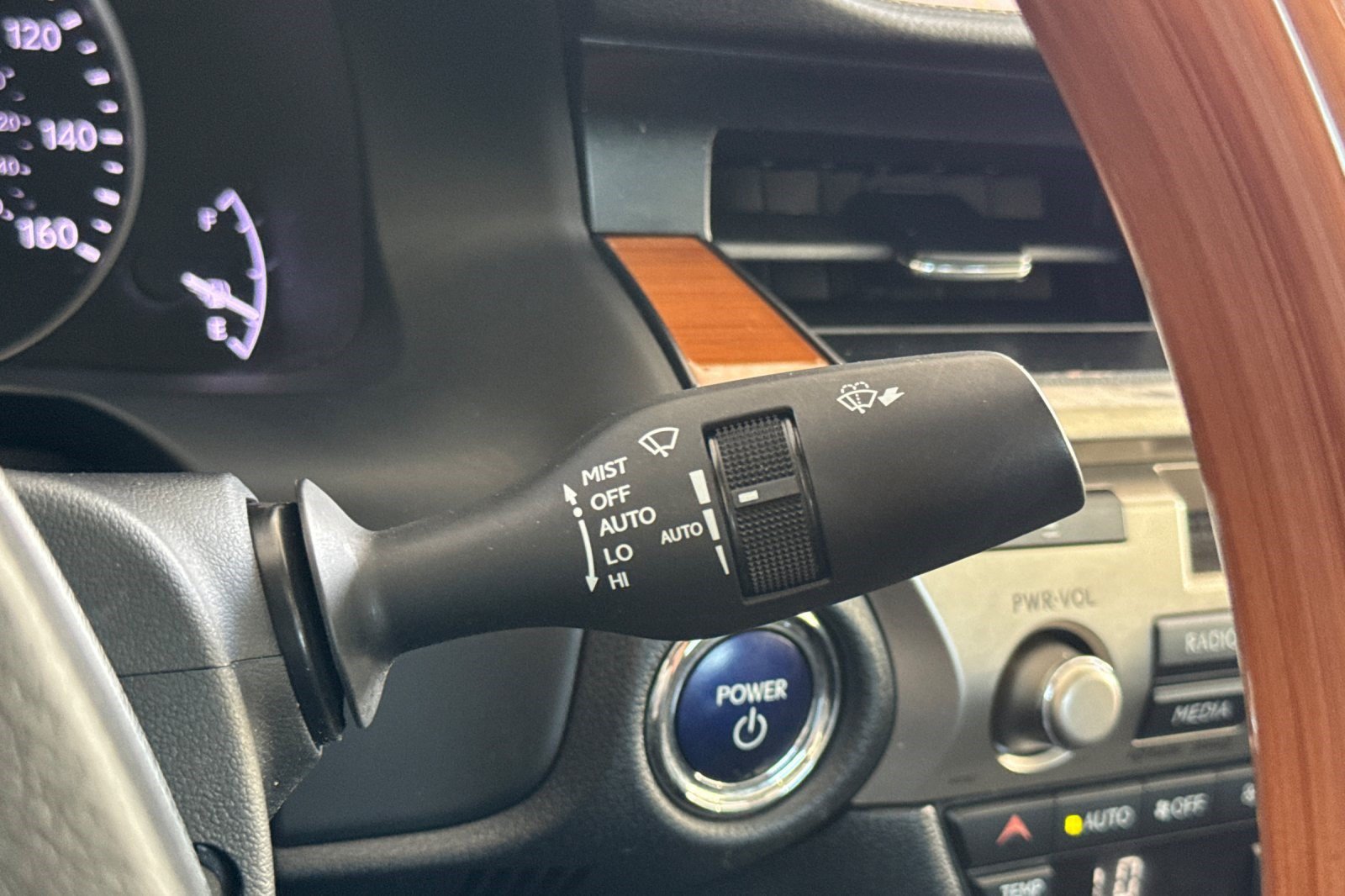 Used 2014 Lexus ES 300h w/ Luxury Package w/Bamboo Trim FWD image 33