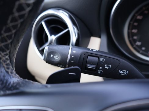 Used 2020 Mercedes-Benz GLA 250 4MATIC image 19