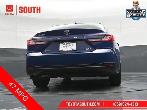 Used 2025 Toyota Camry XLE FWD image 36