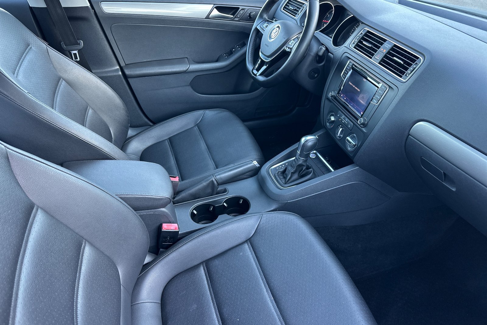 Used 2017 Volkswagen Jetta SE FWD image 14