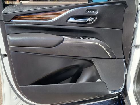 Used 2021 Cadillac Escalade ESV Premium Luxury image 28