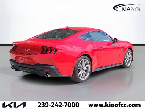 Used 2024 Ford Mustang GT Premium image 3
