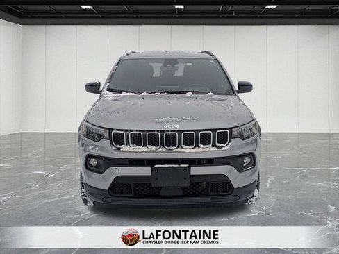 Certified 2024 Jeep Compass Latitude image 8