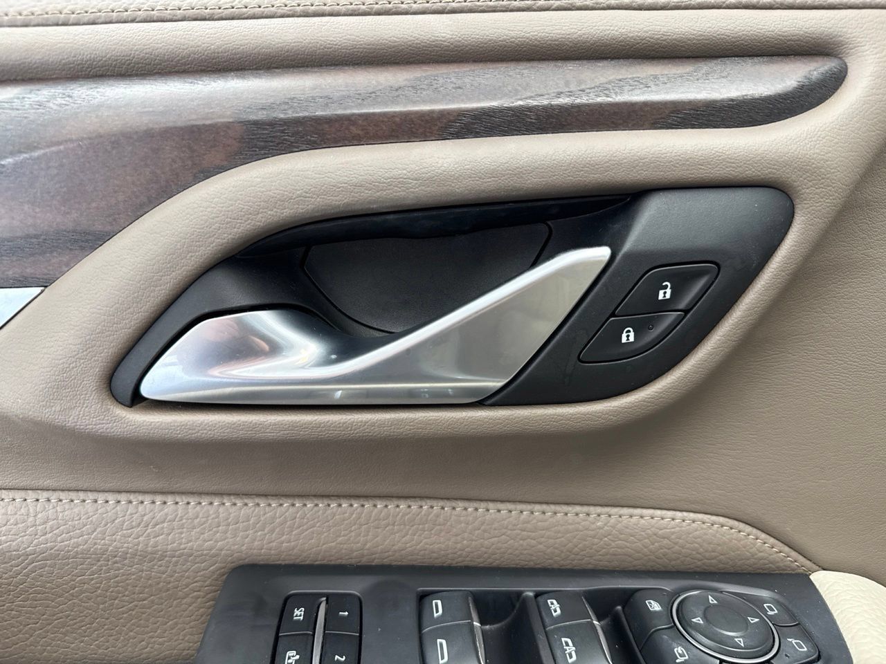 Used 2022 GMC Yukon Denali AWD/4WD image 40