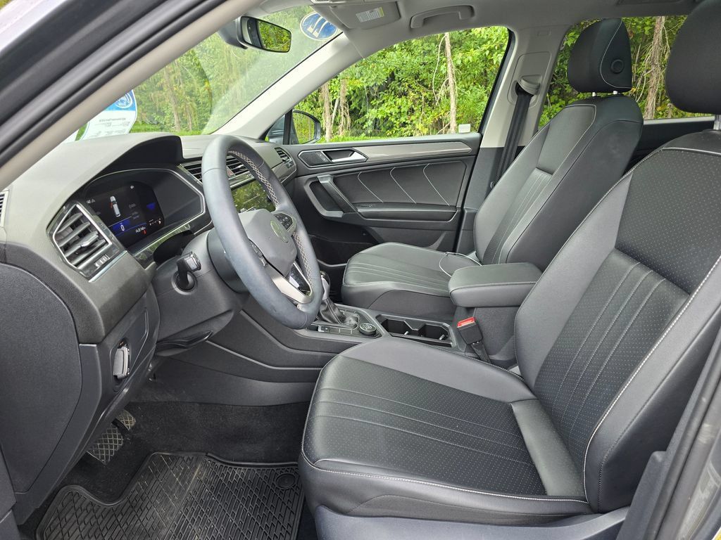 Used 2022 Volkswagen Tiguan SE AWD/4WD image 12