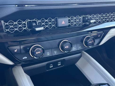 Used 2023 Honda Accord EX-L image 15